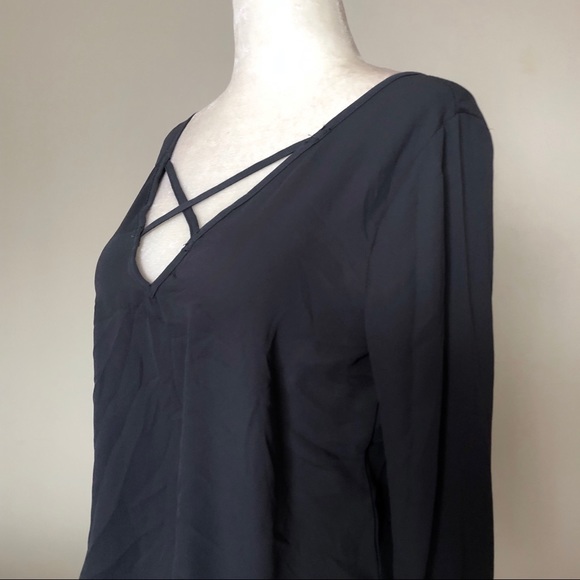 Long sleeve charcoal top - Picture 3 of 6
